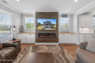 8124 Lakeview Drive, Wilmington, NC 28412 – photo 16: Great Room