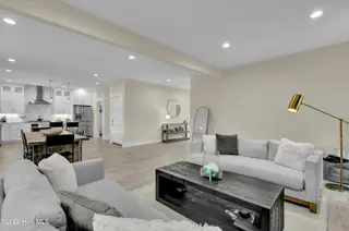 346 Shore Point Drive, Wilmington, NC 28411 — 3-bedroom home in Bayshore Estates, Wilmington, NC, photo 6 of 50: 006_img_0725_640