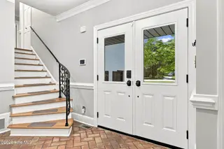 116 Oxford Road, Greenville, NC 27858 – photo 4: Foyer