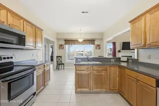 106 Lands End Drive, Elizabeth City, NC 27909 – photo 6: Kitchen