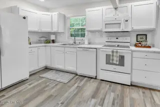1502 N Hills Court, New Bern, NC 28562 – photo 16: Kitchen