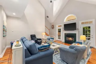 165 Cedar Lane, Newport, NC 28570 — 3-bedroom home in Gull Harbor, Newport, NC, photo 5 of 48: Vaulted Living Room & Fireplace