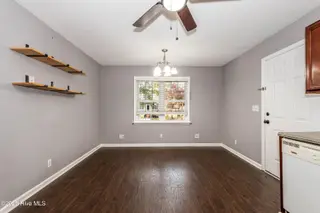 131 Cox Avenue, Jacksonville, NC 28540 — 3-bedroom home in Sabiston Height, Jacksonville, NC, photo 8 of 37: Dining area