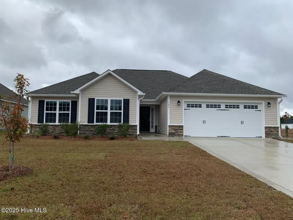 706 Regiment Road, Jacksonville, NC 28546 – photo 1 of 30: IMG_0734