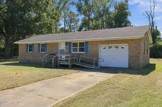 1951 Winter Forest Drive, Kinston, NC 28504 – photo 2: 2-web-or-mls-IMG_4847