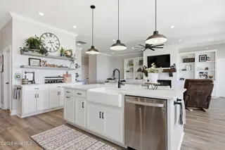 135 Gallants Point Road, Beaufort, NC 28516 – photo 13: Kitchen Bar