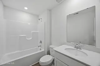 7483 Julius Drive NE 60, Leland, NC 28451 – photo 15: Secondary Bath