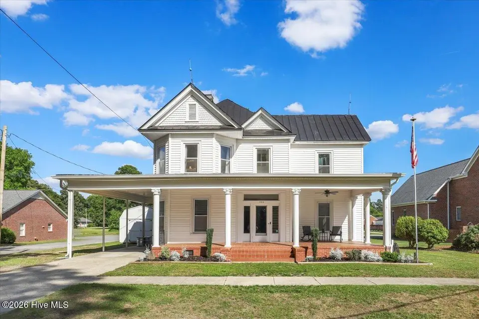 104 N Vance Street, Fremont, NC 27830 – photo 1 of 32: 01-104 N Vance St-1
