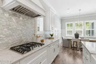 7204 Winchester Terrace, Wilmington, NC 28405 — 4-bedroom home in Landfall, Wilmington, NC, photo 15 of 60: 39-web-or-mls-dsc07977