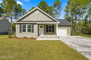 587 Greenmoss Road, Southport, NC 28461 — 2-bedroom home, Southport, NC, photo 4 of 45: 587GreenmossRd-4