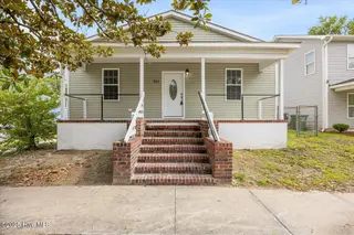 901 Walnut Street, Wilmington, NC 28401 – photo 2: 01-Final Exterior Joseph-4