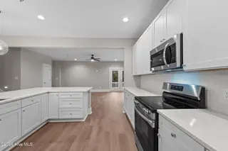 111 Lamplighter Village Drive, Pinehurst, NC 28374 – photo 7: 9-web-or-mls-DSC08916