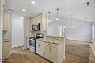 406 Knollwood Drive, Hampstead, NC 28443 – photo 17: 20-IMG_1144
