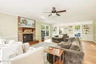 121 Gull Harbor Drive, Newport, NC 28570 – photo 11: Living Room with built in shelves