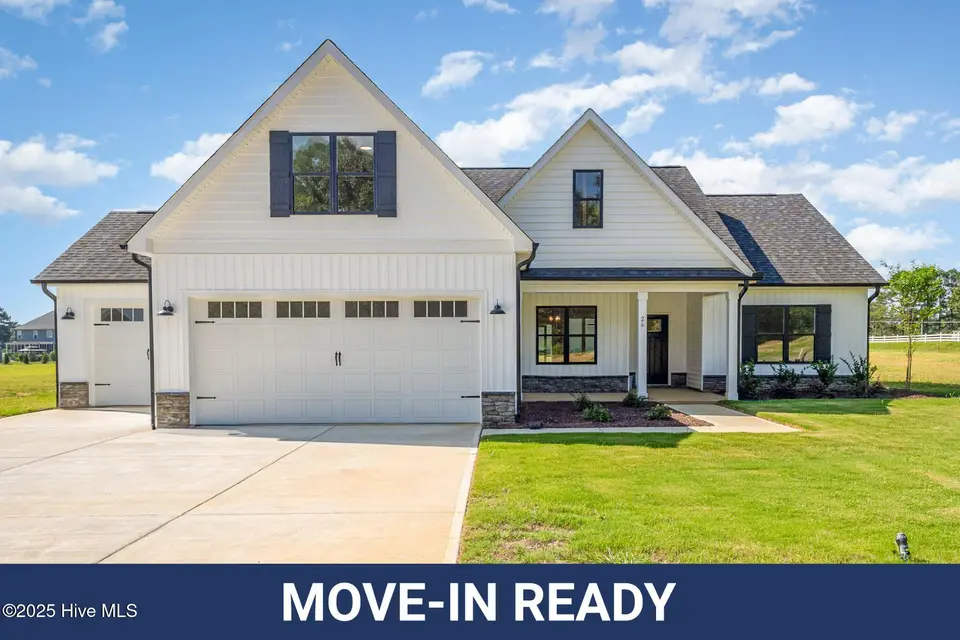 26 Royal Avenue, Selma, NC 27576 – photo 1 of 34: 000