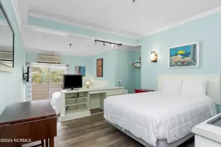 602 W Fort Macon Road 139, Atlantic Beach, NC 28512 – photo 8: PalmSuites-139-10-29-24-005