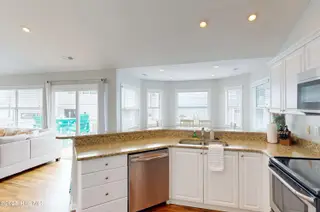 124 N Permuda Wynd Drive, North Topsail Beach, NC 28460 – photo 8: 124 N. Permuda Wynd - Interiors - Edited