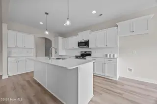 117 Woodford Drive, Jacksonville, NC 28540 – photo 24: 41-web-or-mls-IMG_9300