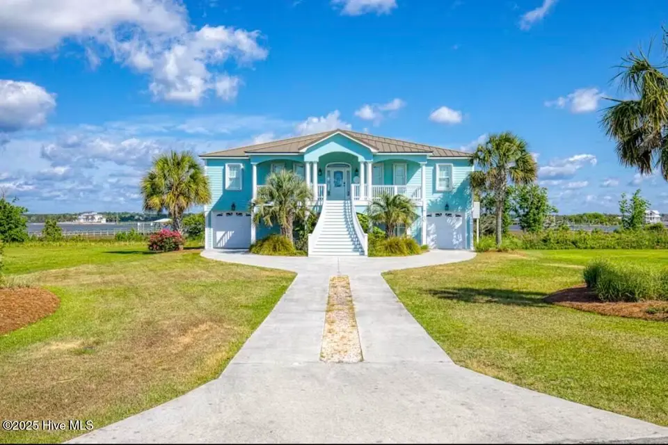 40 Sailview Drive, North Topsail Beach, NC 28460 – photo 1 of 61: 40 Sailview