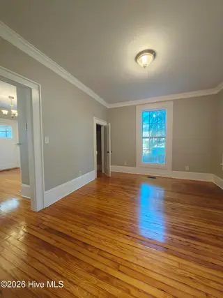 406-408 E 2nd Street, Washington, NC 27889 — 4-bedroom home in Historic District, Washington, NC, photo 12 of 38: IMG_20260926_100758962_HDR