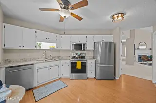 1913 Fairways West Drive, New Bern, NC 28562 — 2-bedroom home in Greenbrier, New Bern, NC, photo 3 of 32: 8-web-or-mls-0C0A0651