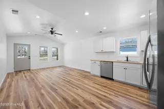 3660 Lakeview Drive SW, Supply, NC 28462 – photo 8: 16_big room
