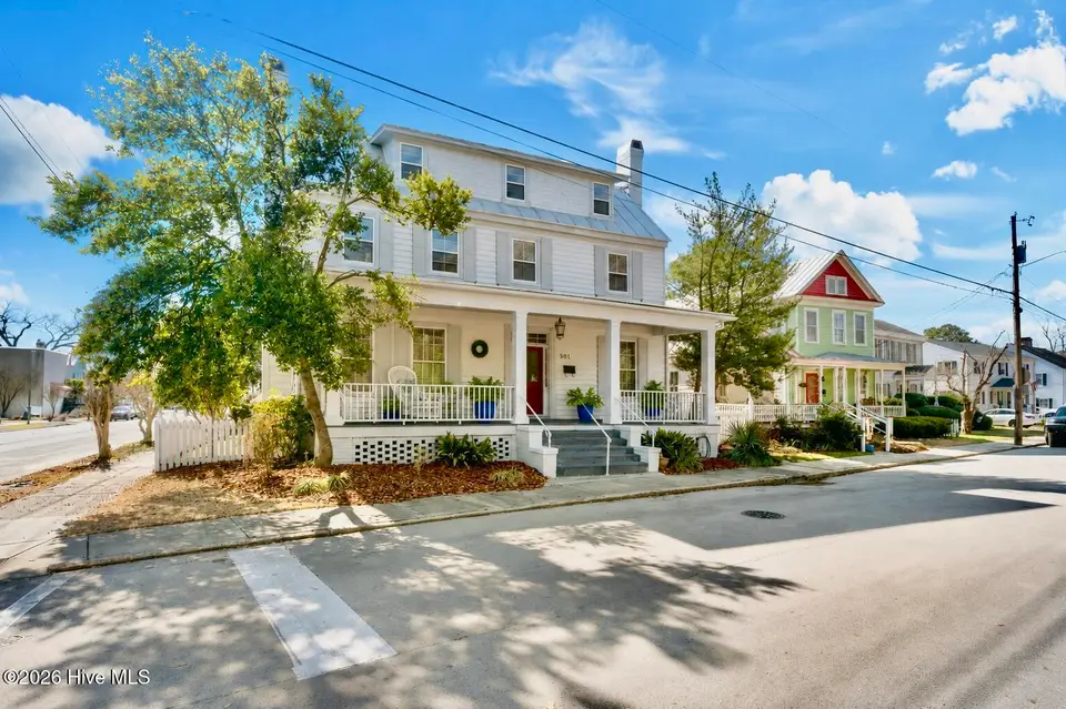 501 New Street, New Bern, NC 28560 – photo 1 of 56: IMG_1268