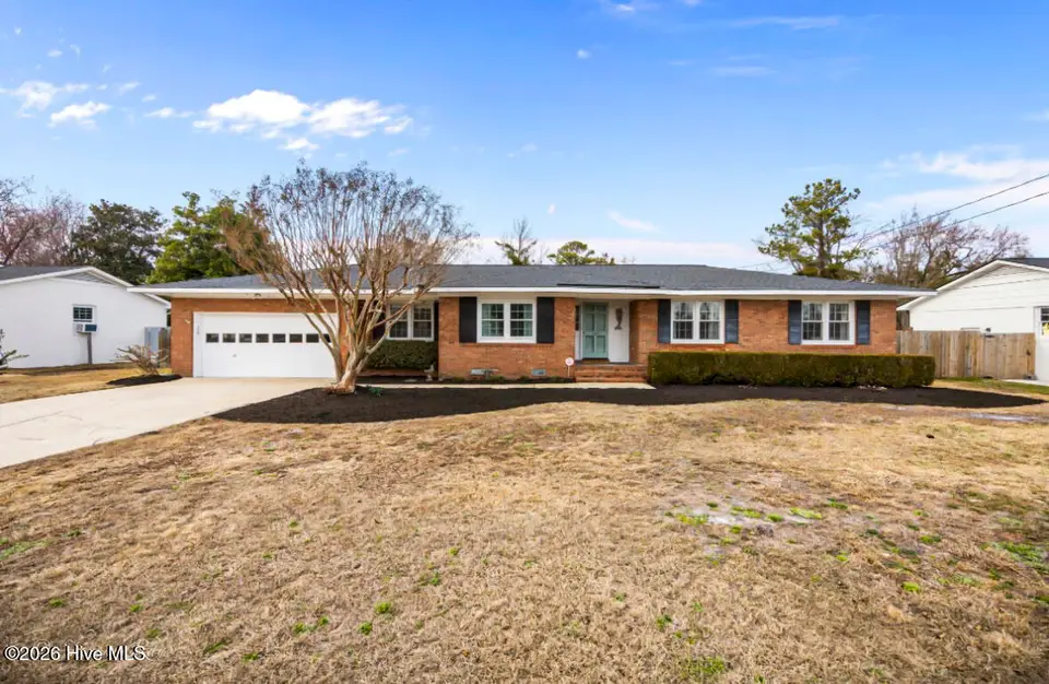 129 Tanbridge Road, Wilmington, NC 28405 – photo 1 of 42: IMG_2076