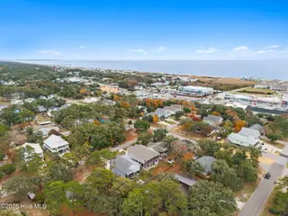 205 NE 59th Street, Oak Island, NC 28465 – photo 5: 68-web-or-mls-Cammediallc.com (17 of 68)