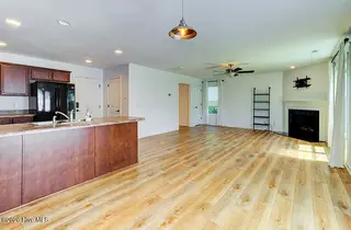 6421 Fawn Settle Drive, Wilmington, NC 28409 — 3-bedroom home in Deer Crossing, Wilmington, NC, photo 5 of 18