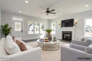 143 Laura Drive, New Bern, NC 28562 – photo 2: Living Room