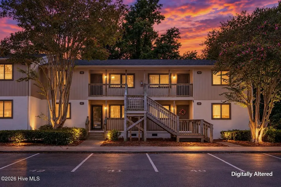 522 S Kerr Avenue Apt 42, Wilmington, NC 28403 — 2-bedroom condo in Candlewyck, Wilmington, NC, photo 1 of 25: 522SKerrAvenueUnit42-2_Dusk