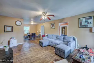 2128 Yaupon Drive, Wilmington, NC 28401 — 3-bedroom home in Greenfield Lake Estates, Wilmington, NC, photo 10 of 22: 2128YauponDrive-6