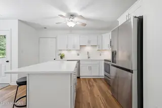 131 Silver Creek Drive, Swansboro, NC 28584 – photo 4: 26-web-or-mls-1S3A2639