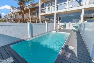 550 Ocean Boulevard W, Holden Beach, NC 28462 – photo 8: 550OceanBlvdW - 4
