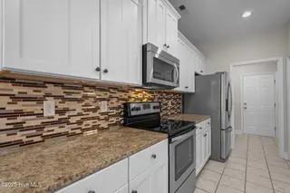 324 Foxwood Lane, Wilmington, NC 28409 – photo 12: 35-web-or-mls-DSC02428