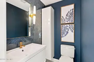 404 Perkins Road, Beaufort, NC 28516 – photo 12: Powder room