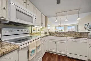 10300 Coast Guard Road 107-E, Emerald Isle, NC 28594 – photo 9: 31-web-or-mls-IMG_9595