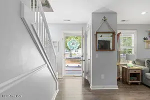 124 NE 15th Street, Oak Island, NC 28465 – photo 4: thumbnail-0196a7bd-04e3-7378-8873-fec414