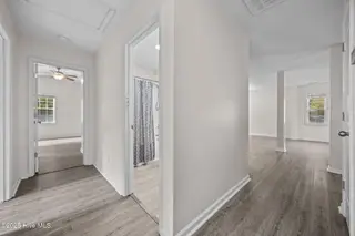 4015 W T Whitehead Drive, Jacksonville, NC 28546 – photo 20: Hallway