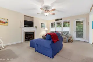 526 Pearson Circle, Newport, NC 28570 – photo 4: Living space