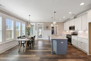 725 Wharton Avenue, Wilmington, NC 28412 – photo 9: Kitchen and Dining