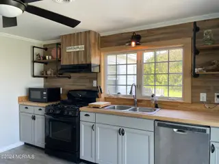 2524 Cedar Island Road, Cedar Island, NC 28520 — 2-bedroom home, Cedar Island, NC, photo 18 of 52: Kitchen