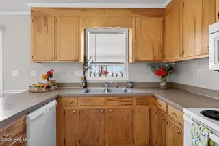 2128 Flagstone Court G7, Greenville, NC 27834 – photo 10: 015_DSC_0575
