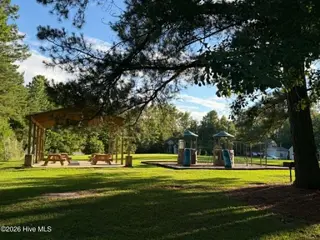 516 Neuse Harbour Boulevard, New Bern, NC 28560 – photo 4: 2a4458ca-d3f1-4181-b2ed-987042ac8358