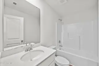583 Summers Walk Road 108, Shallotte, NC 28470 — 3-bedroom home in Summers Walk, Shallotte, NC, photo 9 of 19: 19_bathroom