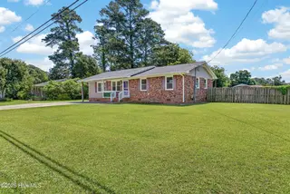 8 Sheffield Road, Jacksonville, NC 28546 – photo 3: 02