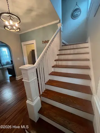 913 W Church Street, Elizabeth City, NC 27909 – photo 24: Entry Way up the stairs