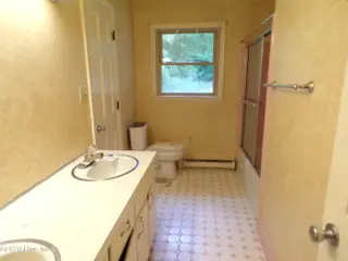 6518 Fairway Drive, Grifton, NC 28530 – photo 11: Primary/Full Bath