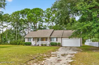9060 Sea Lane SW, Sunset Beach, NC 28468 — 3-bedroom home in Pearl Bay I, Sunset Beach, NC, photo 4 of 48: 04-www